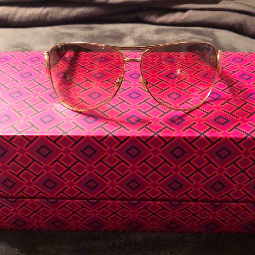 Gucci Gold Aviator Sunglasses